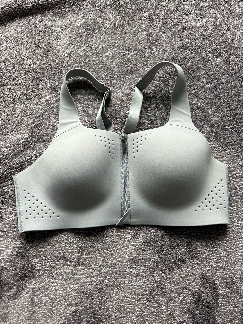 Front-Zip Seamless Sports Bra in Light Gray